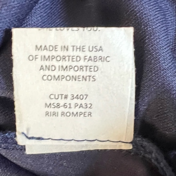 SHOW ME YOUR MUMU Floral Riri Romper Navy Cream Size Medium Surplice Neckine - Picture 12 of 13